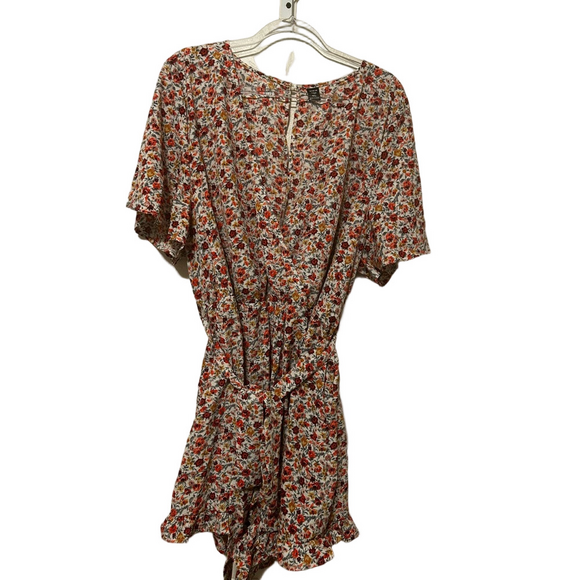 SHEIN Dresses & Skirts - 🐾SHEIN Curve Red and Gray Floral shorts romper size 4XL GUC